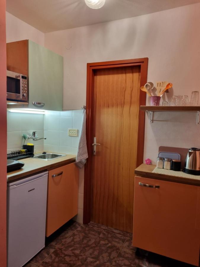 Apartments Jelena Peroj Zewnętrze zdjęcie