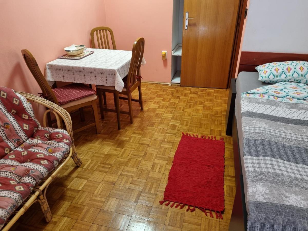 Apartments Jelena Peroj Zewnętrze zdjęcie